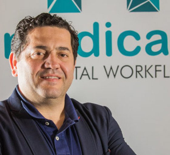 Medicalfit. Pedro Perales apoya los premios Gacela Dental
